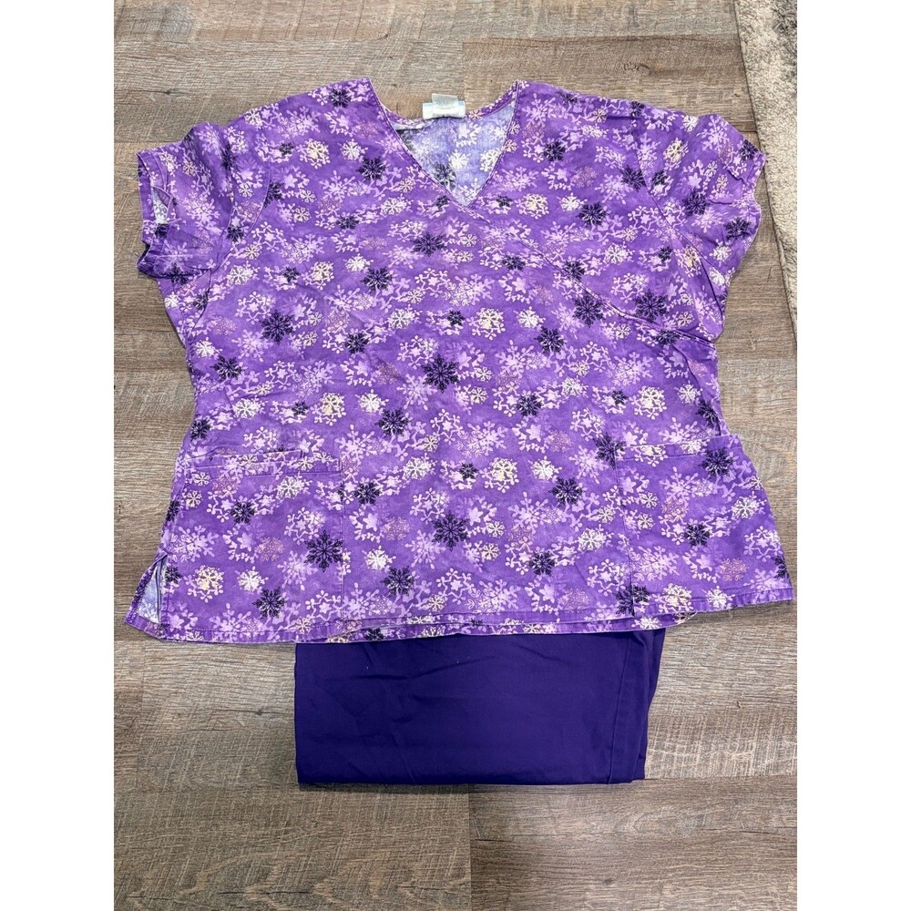 Women's Scrub Set Purple Snowflakes - Pull on Matching Pants Cargo Pockets 2XL
